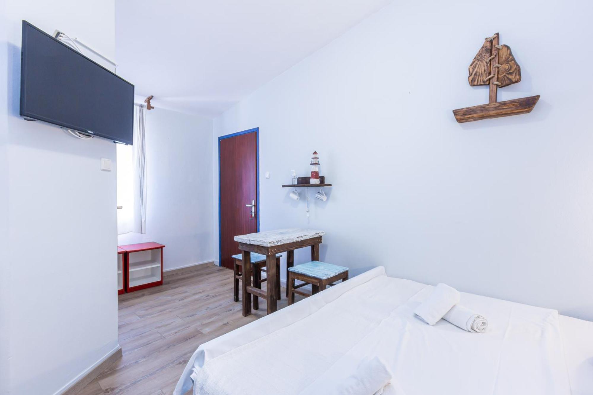 Rooms & Studio Apartments By The Way บัชกา ภายนอก รูปภาพ